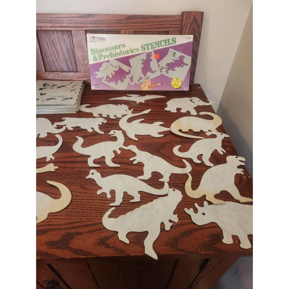 Vintage‎ Trend Dinosaurs & Prehistoric Stencils Shapes Stencils 1986